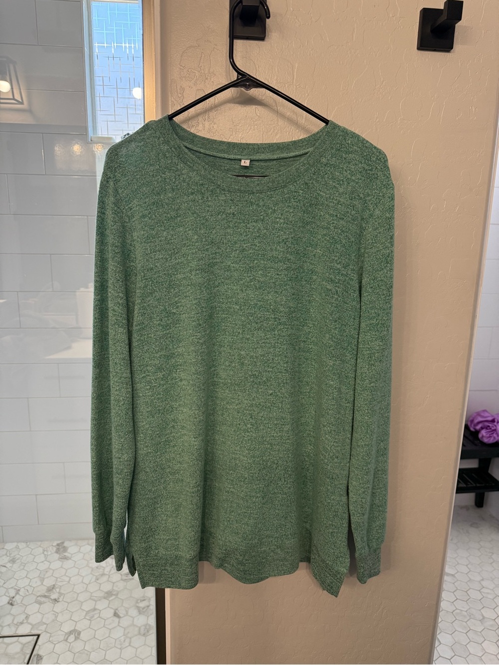 Woman’s Lightweight Crewneck Sweater - Green